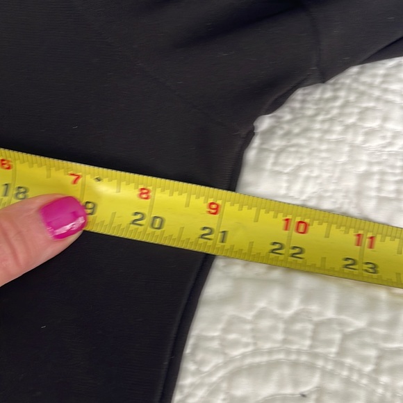 Elegant Coco Bianco EUC Black Off the Shoulder or Scoop Neck Top.  Size L - Picture 3 of 5